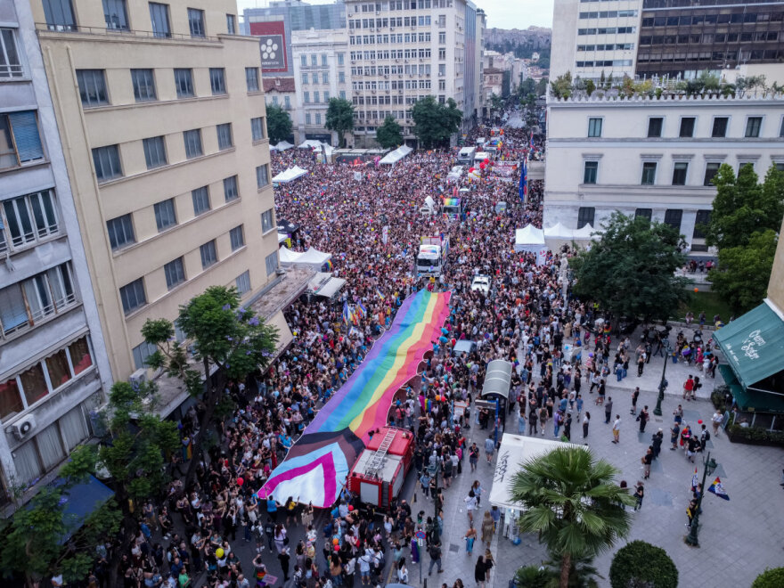 Athens Pride 2023: Μαζική συμμετοχή στην πορεία υπερηφάνειας - Χρώματα, μουσικές και εντυπωσιακές εικόνες