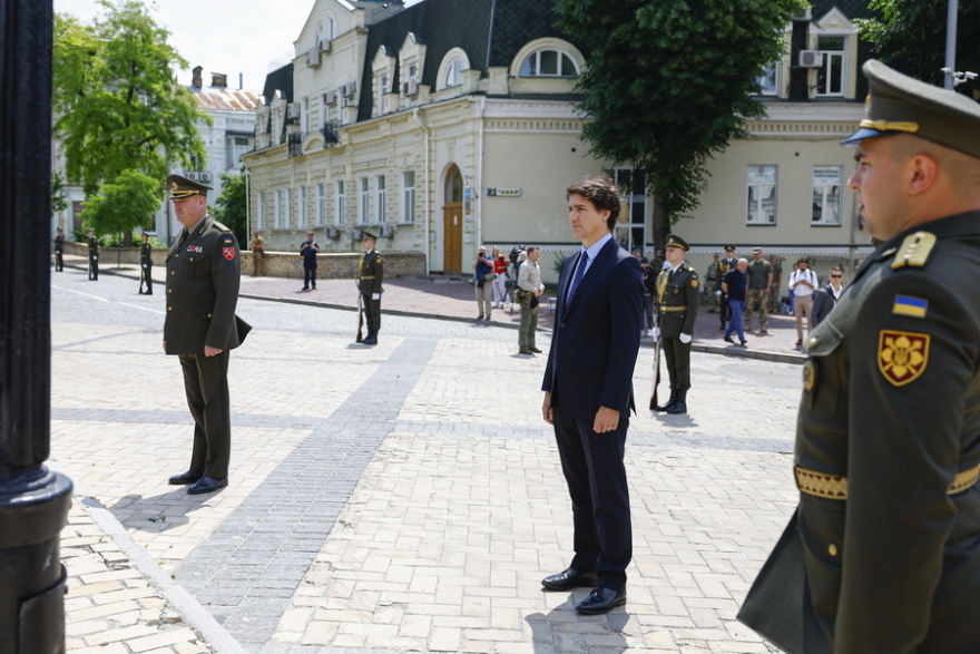 Πόλεμος στην Ουκρανία: Αιφνιδιαστική επίσκεψη του Τριντό στο Κίεβο