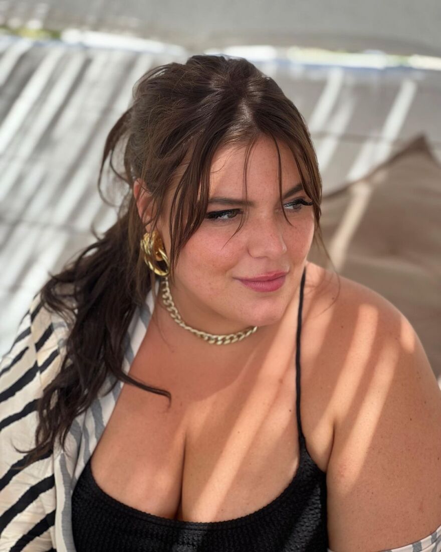 Δανάη Μπάρκα: Με μαγιό στις Κιτριές Μεσσηνίας - Δείτε φωτογραφίες