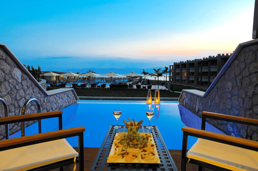 Ο ξενοδόχος, η χειροβομβίδα, η μίζα: Ο «βίος και πολιτεία» του πρώην ιδιοκτήτη του Kandia’s Castle στο Ναύπλιο