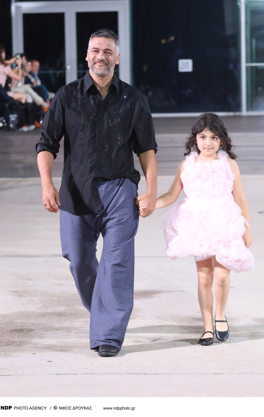 Στέλιος Κρητικός: Στην πασαρέλα με την 7χρονη κόρη του, Κόμησσα