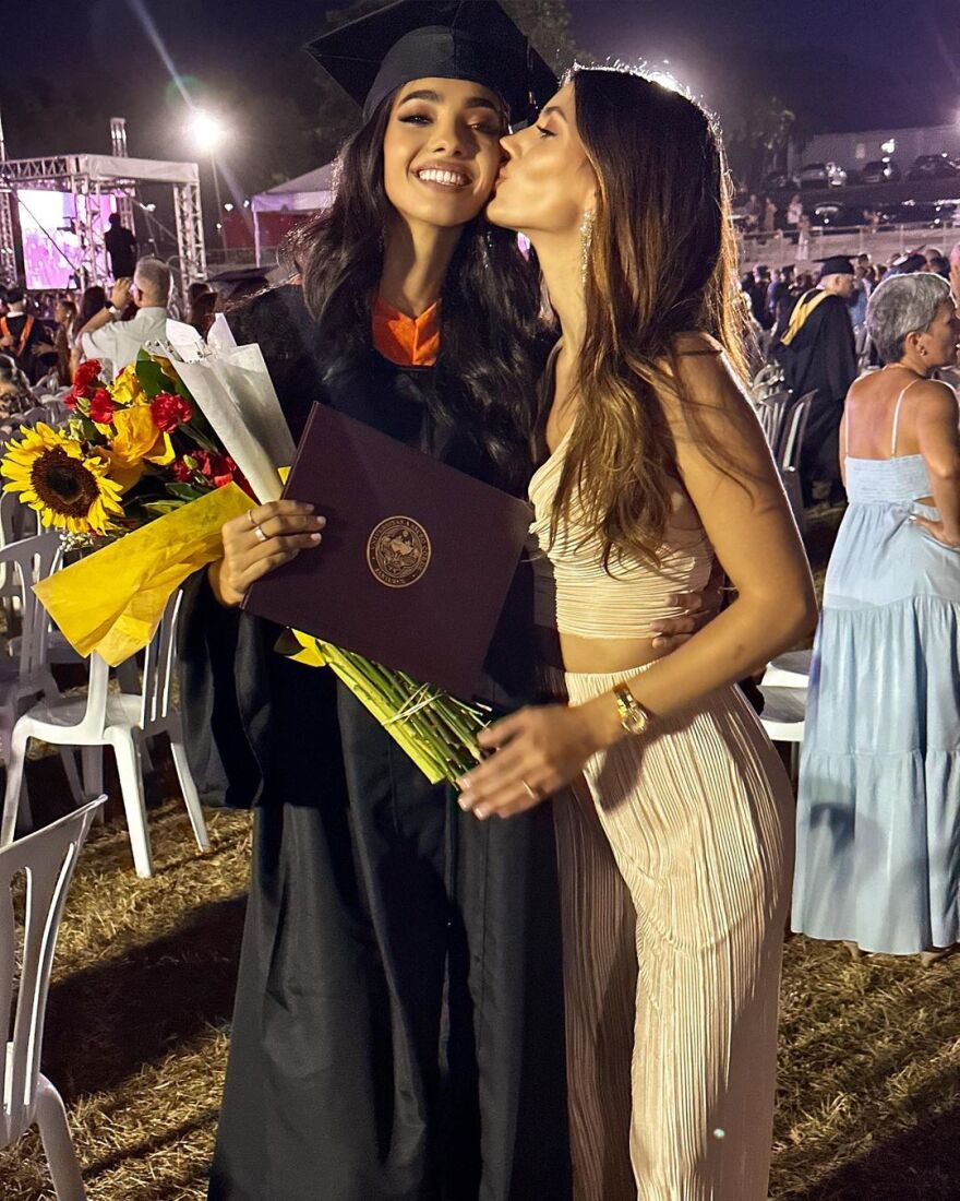 Μαριάνα Βαρελά: Αποθεώνει τη σύζυγό της στην αποφοίτησή της - «Αγάπη μου, είμαι τόσο περήφανη»