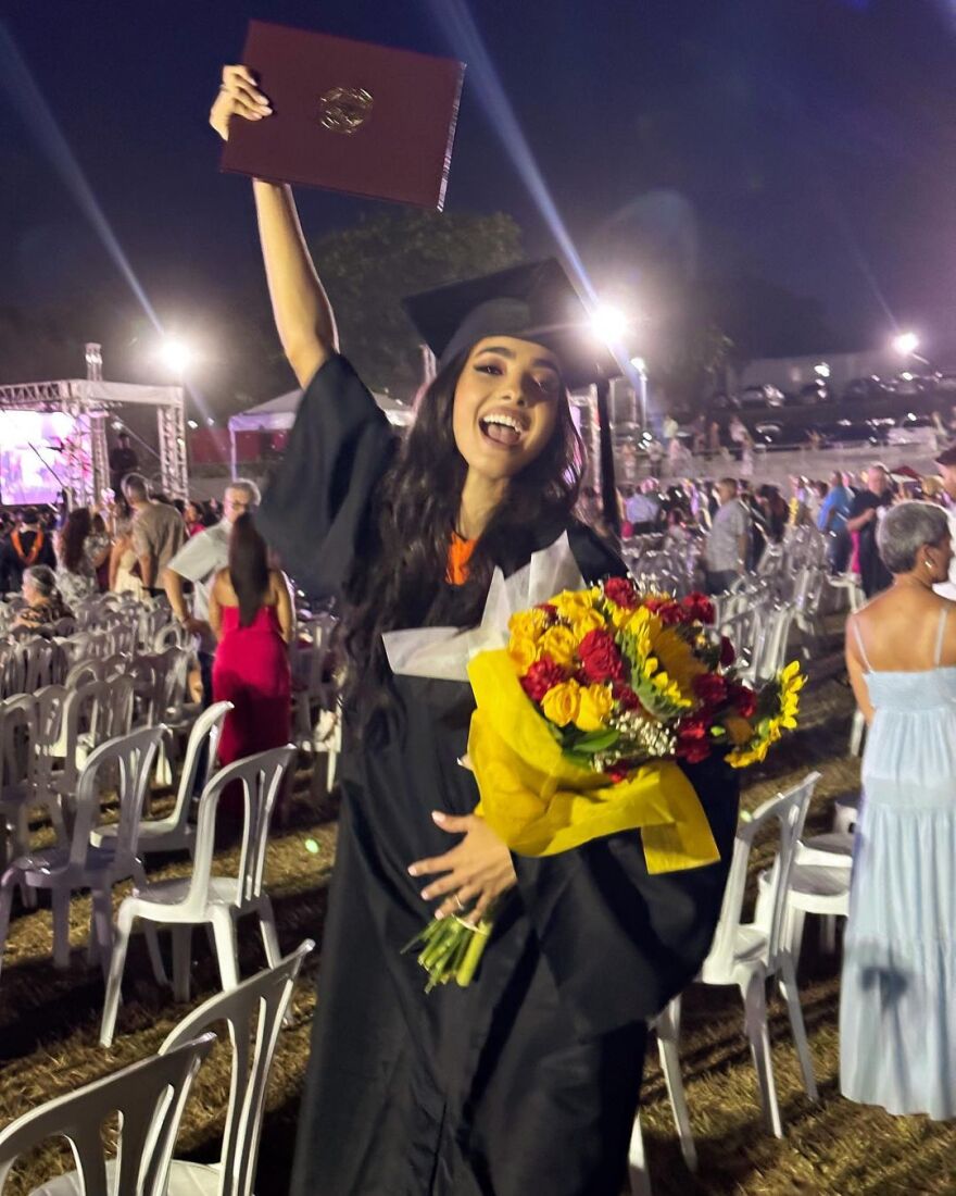 Μαριάνα Βαρελά: Αποθεώνει τη σύζυγό της στην αποφοίτησή της - «Αγάπη μου, είμαι τόσο περήφανη»