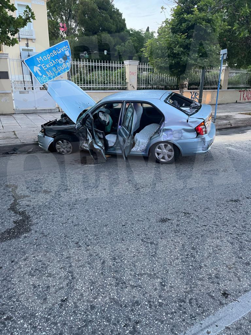 Κηφισιά: «Ένα από τα δύο οχήματα βγήκε στο αντίθετο ρεύμα» λέει σύμβουλος τροχαίων για το ατύχημα