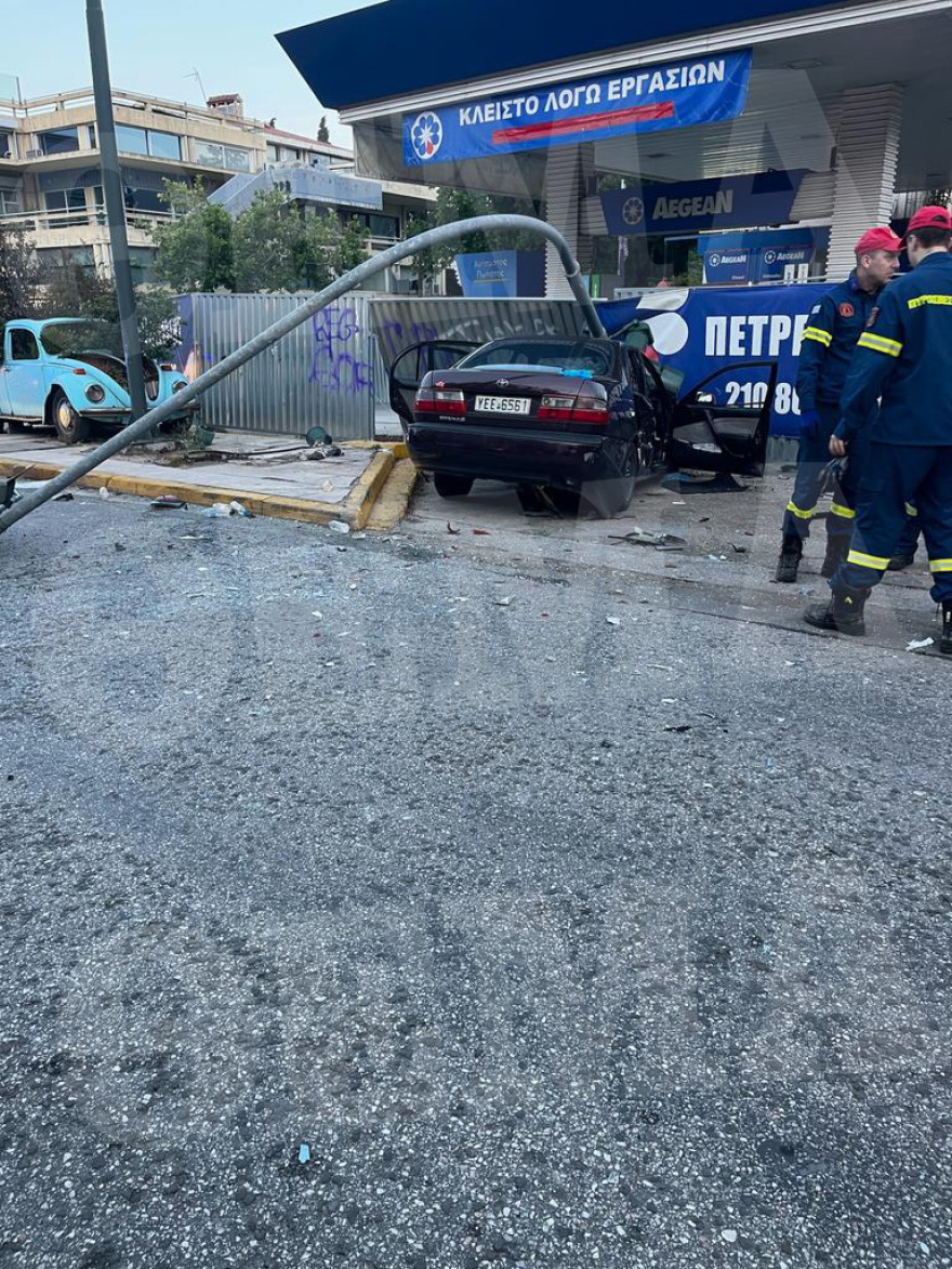 Κηφισιά: «Ένα από τα δύο οχήματα βγήκε στο αντίθετο ρεύμα» λέει σύμβουλος τροχαίων για το ατύχημα