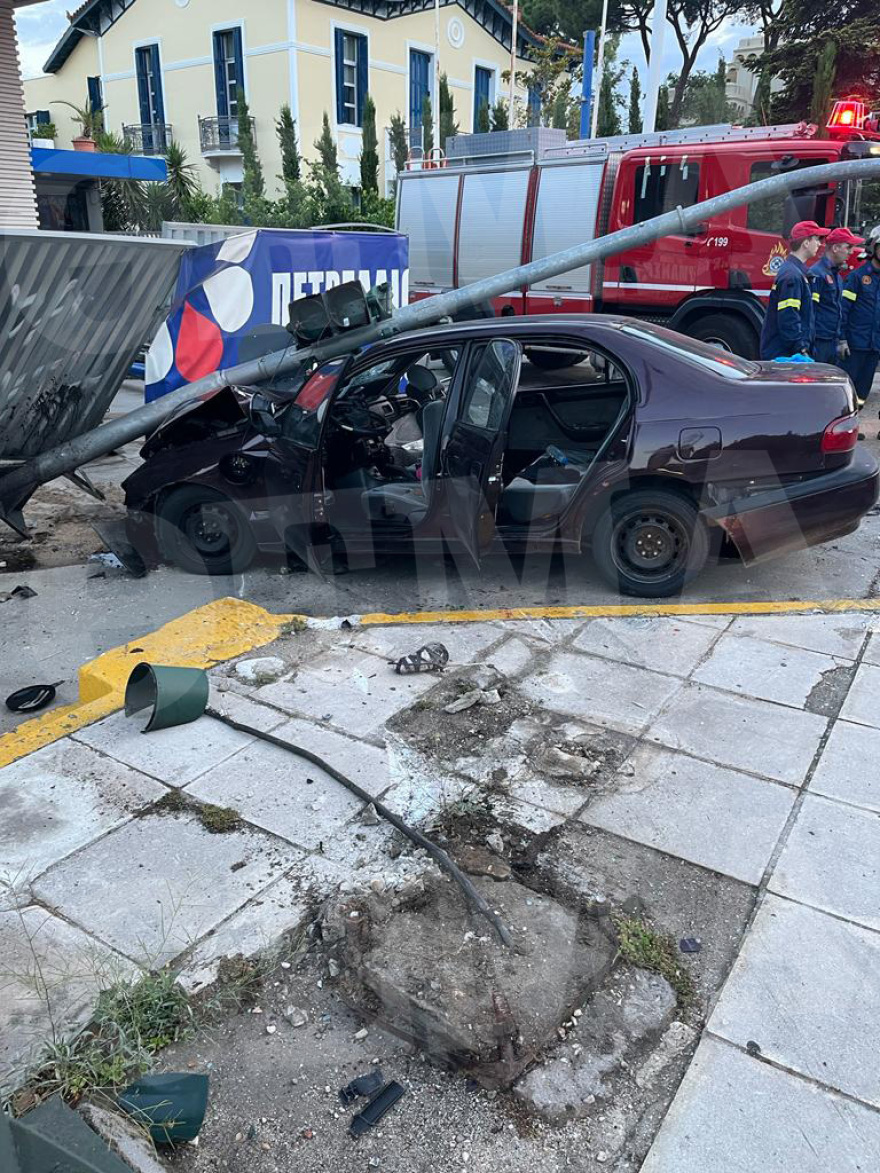 Σοβαρό τροχαίο στην Κηφισιά: Έξι άτομα έχουν τραυματιστεί - Δείτε βίντεο 