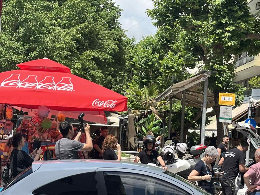 Λάρισα: Αίσιο τέλος για τη γυναίκα που απειλούσε να πέσει από μπαλκόνι ξενοδοχείου