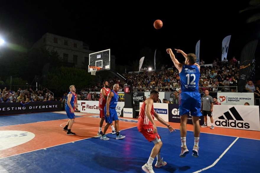 Η Σύρος «ντύνεται» στα χρώματα του Stoiximan AegeanBall Festival - Δείτε βίντεο