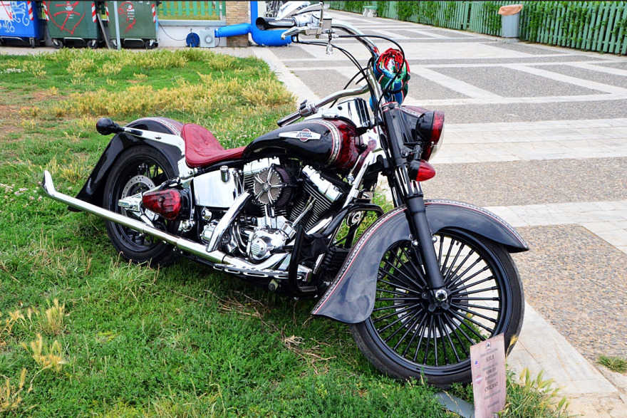 Μεγάλη συμμετοχή και πλήθος κόσμου στο Alimos Classic Motorbike Sunday - Δείτε βίντεο και φωτογραφίες