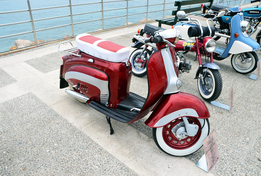 Μεγάλη συμμετοχή και πλήθος κόσμου στο Alimos Classic Motorbike Sunday - Δείτε βίντεο και φωτογραφίες