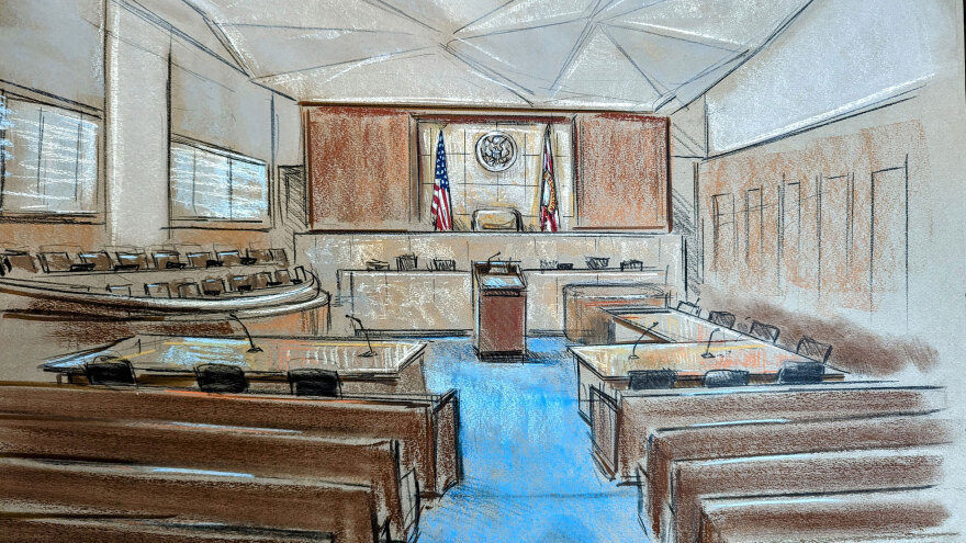 Ντόναλντ Τραμπ: Ελεύθερος από το δικαστήριο - Του απαγορεύτηκε να μιλά με μάρτυρες για την υπόθεση με τα απόρρητα έγγραφα