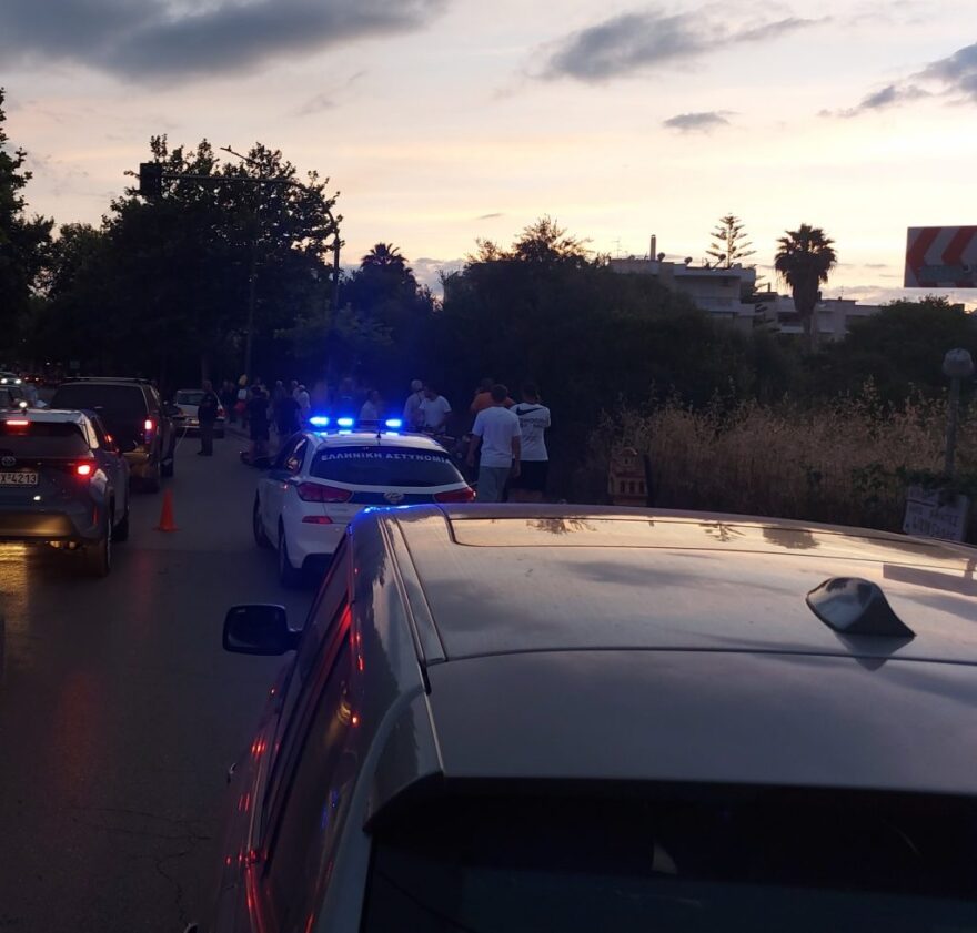 Καλαμάτα: Καρέ καρέ η στιγμή της σύγκρουσης ΙΧ με πατίνι με τραυματίες δύο έφηβους - Βίντεο ντοκουμέντο