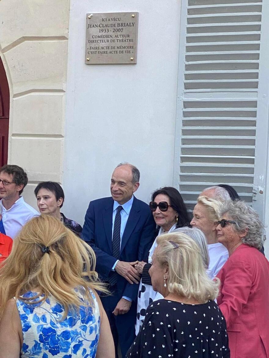 Νάνα Μούσχουρη: Ο γνωστός Ιταλός φαρσέρ Τομάσο Ντεμπενεντέτι πίσω από τον ψεύτικο θάνατο της