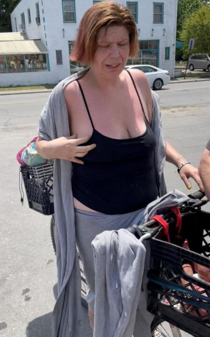 Ιντιάνα, ΗΠΑ: Μητέρα κουβαλούσε δίδυμα δύο μηνών σε... καφάσι - Καταδικάστηκε σε ένα χρόνο φυλάκιση