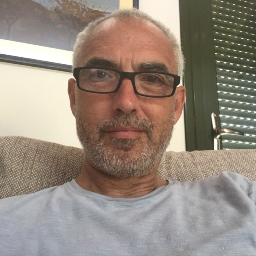 ΗΠΑ: Ελληνοαμερικανός καθηγητής Πανεπιστημίου συνελήφθη για «σεξουαλικές πράξεις» με σκύλο