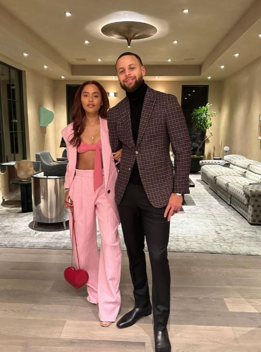 Στεφ Κάρι: Η γυναίκα του έβγαλε τη βέρα της στη θέα ενός ημίγυμνου άνδρα - Δείτε βίντεο 