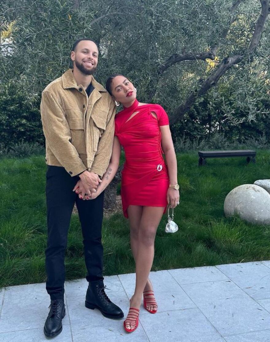 Στεφ Κάρι: Η γυναίκα του έβγαλε τη βέρα της στη θέα ενός ημίγυμνου άνδρα - Δείτε βίντεο 