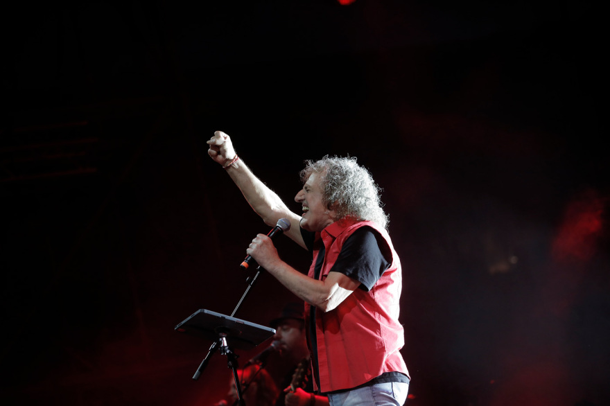 Βασίλης Παπακωνσταντίνου: Αποθέωση για τον τραγουδιστή στο κατάμεστο Καλλιμάρμαρο