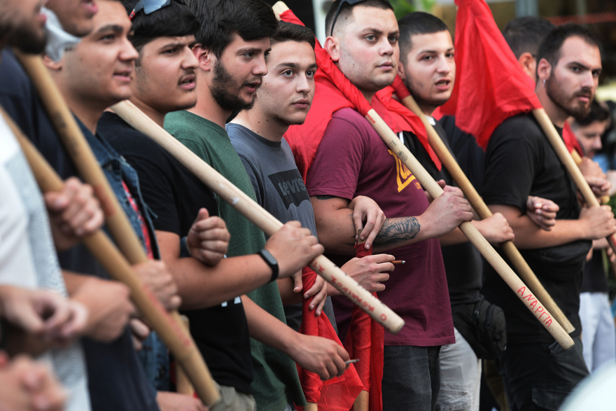 Ναυάγιο στην Πύλο: Μολότοφ και επεισόδια από «δικαιωματιστές» στο κέντρο της Αθήνας - Βίντεο και φωτογραφίες