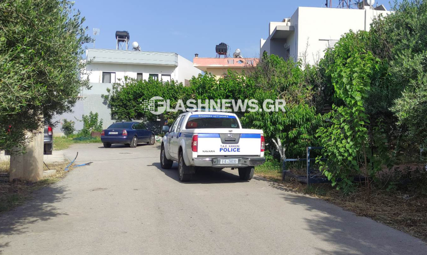 Καρέ-καρέ η έφοδος στο σπίτι του 56χρονου στην Κίσαμο που απειλούσε να ανατιναχτεί