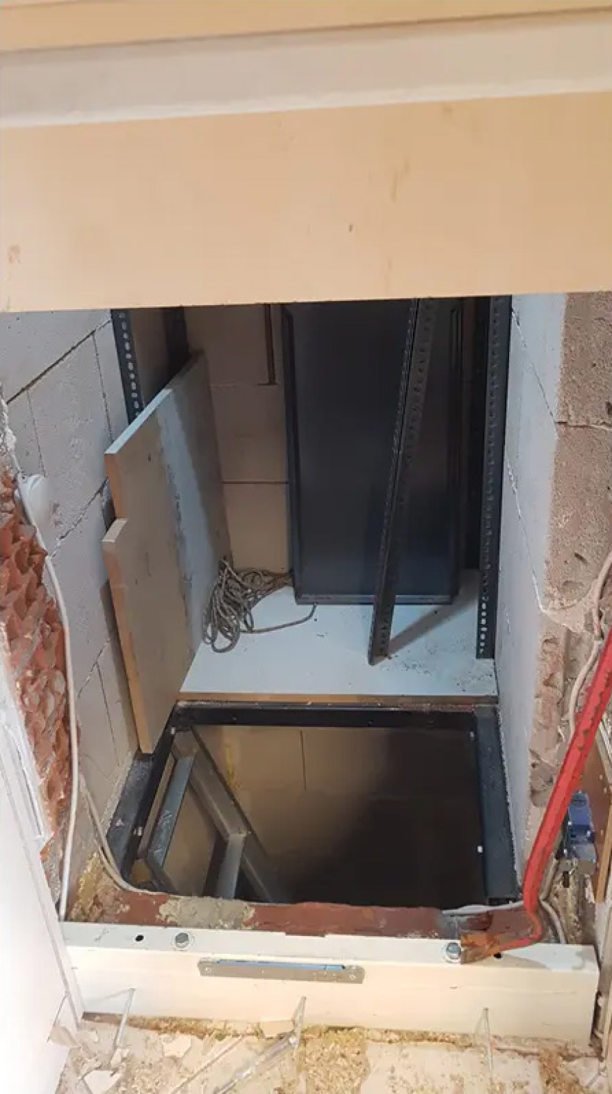 Θεσσαλονίκη: Δύο νέες συλλήψεις για το διεθνές κύκλωμα κοκαΐνης - Σκύλος ξετρύπωσε 6 κιλά από ντουλάπα