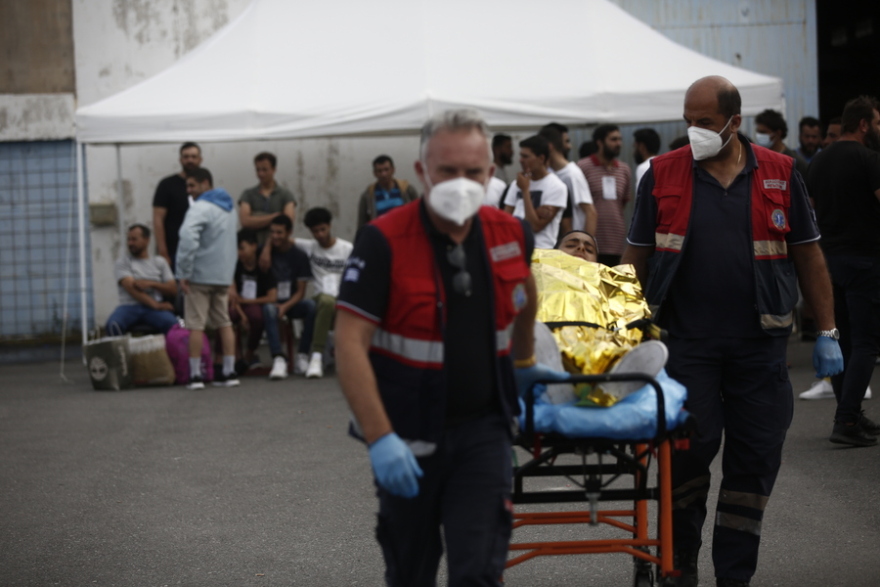 Ναυάγιο στην Πύλο: Σύρος βρήκε τον αδελφό που πίστευε ότι ήταν νεκρός