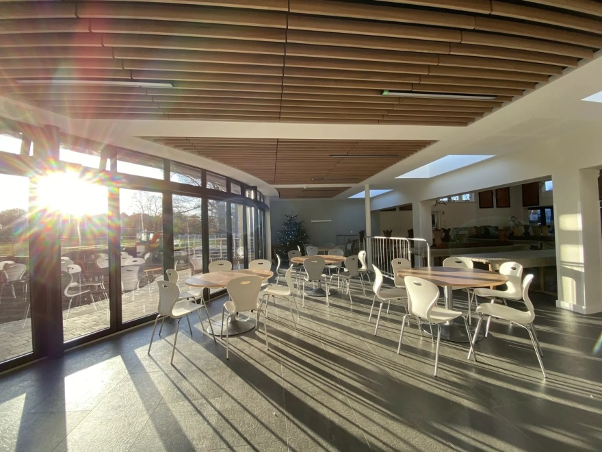 Lambrook School:Το θρυλικό σχολείο όπου φοιτά το «αύριο» της βρετανικής βασιλικής οικογένειας