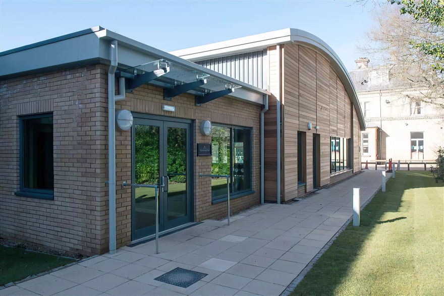 Lambrook School:Το θρυλικό σχολείο όπου φοιτά το «αύριο» της βρετανικής βασιλικής οικογένειας