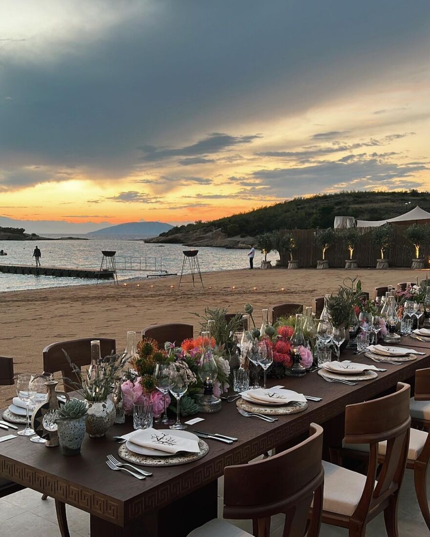 Άνα ντε Άρμας: Έφυγε από την Ελλάδα - Τα στιγμιότυπα από το ταξίδι της 