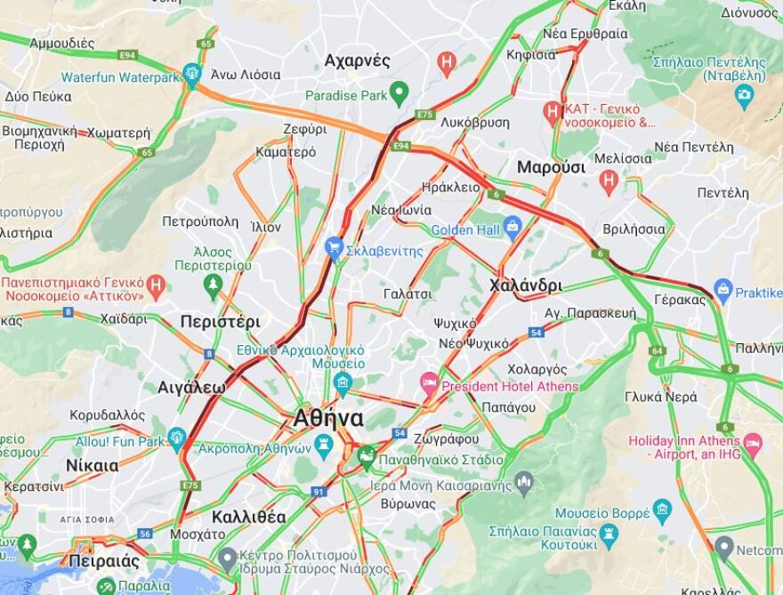 Κίνηση στους δρόμους: Στο «κόκκινο» ο Κηφισός - Καθυστερήσεις στην Αττική Οδό