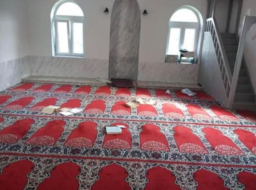 Ξάνθη: 60χρονος Γάλλος που δήλωσε αναρχικός έσκισε το Κοράνι σε τζαμί στα λουτρά Θερμών