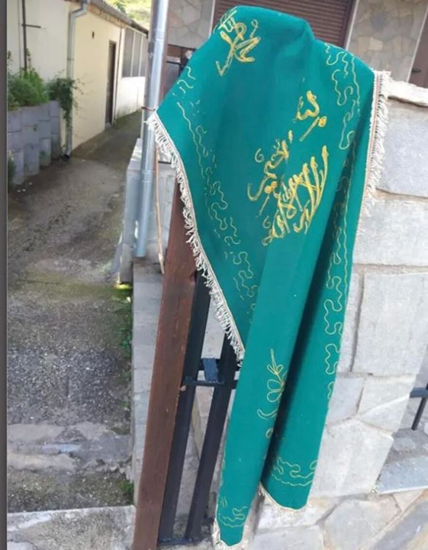 Ξάνθη: 60χρονος Γάλλος που δήλωσε αναρχικός έσκισε το Κοράνι σε τζαμί στα λουτρά Θερμών