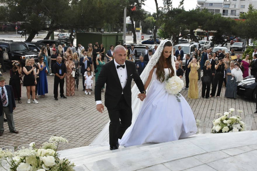 Ζαμπίδης - Ντάσιου: Ο γάμος του ζευγαριού και η βάφτιση των δίδυμων παιδιών τους - Δείτε βίντεο, φωτογραφίες