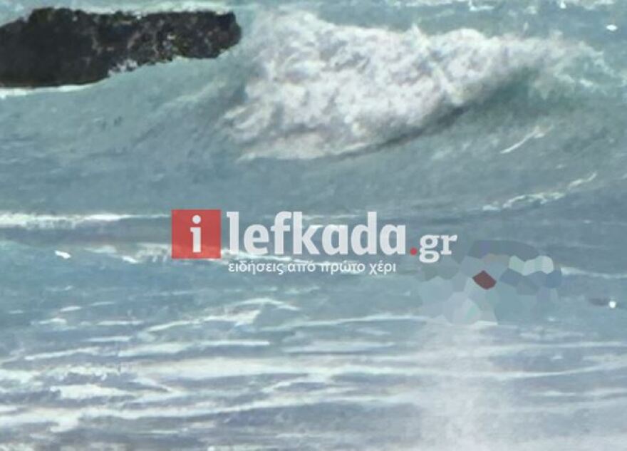 Λευκάδα: Πνίγηκε 50χρονος Ρουμάνος στην παραλία Κάθισμα - Παρασύρθηκε από τα τεράστια κύματα