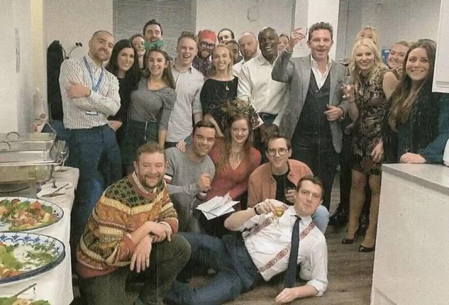 Νέο Partygate στη Βρετανία - Προσωπικό των Συντηρητικών διασκεδάζει μέσα στο lockdown