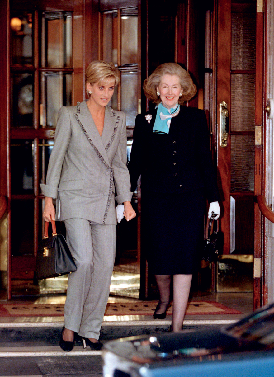 Ρέινε Σπένσερ: Πωλείται η οικία της «κακιάς» μητριάς της πριγκίπισσας Νταϊάνα