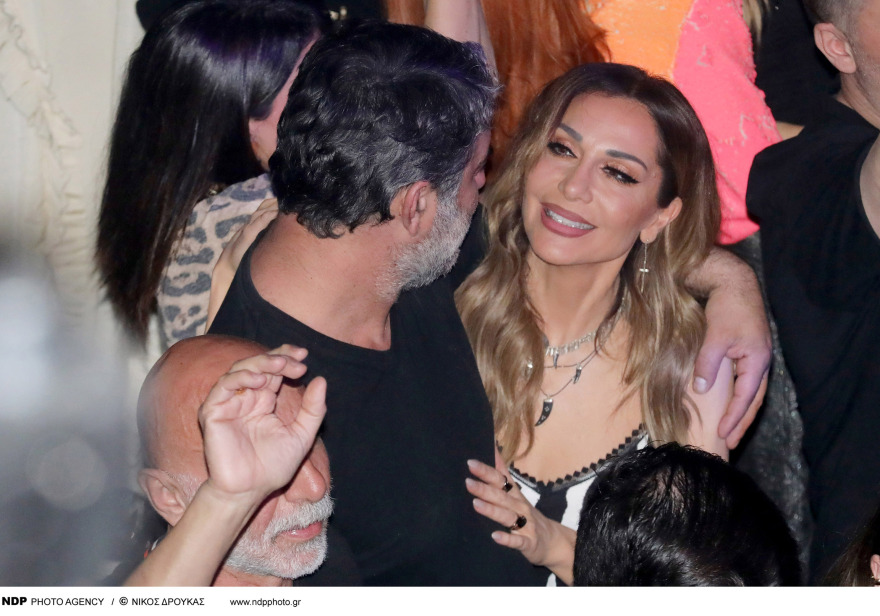 Δέσποινα Βανδή: «Και έρωτα και αγάπη βιώνω με τον Βασίλη Μπισμπίκη»