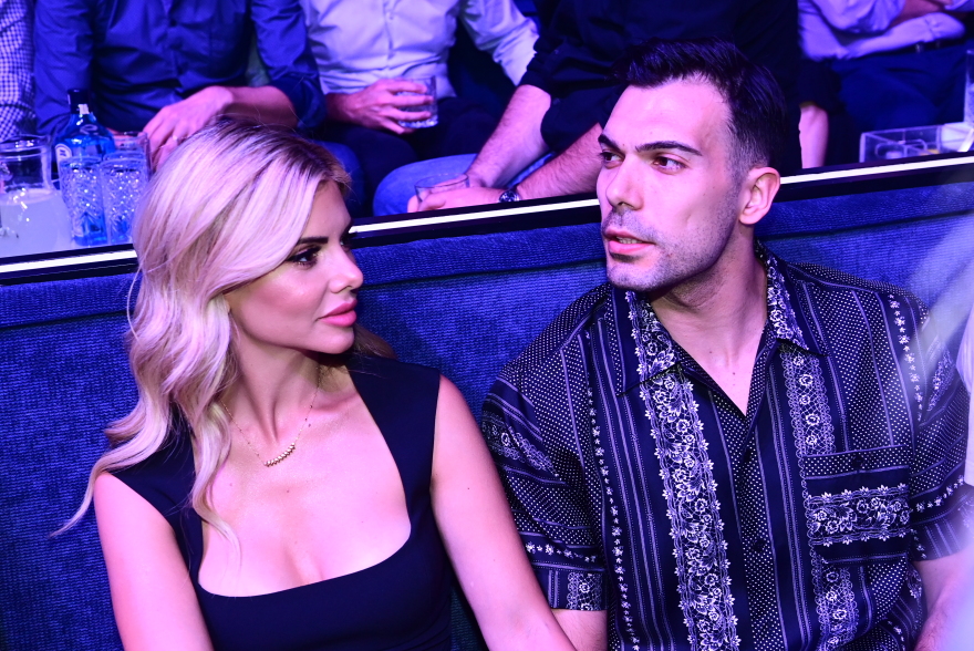 Ολυμπιακός: Η φιέστα των πρωταθλητών συνεχίστηκε στα μπουζούκια - Δείτε βίντεο