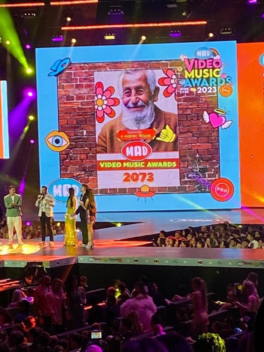 Mad VMA: Τρολάρουν τον Θέμη Γεωργαντά για τα 20 χρόνια παρουσίασης