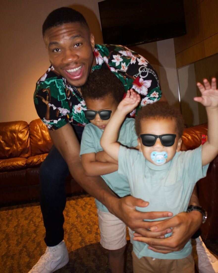 Γιάννης Αντετοκούνμπο: Με την εγκυμονούσα σύντροφό του και τα παιδιά τους στο Instagram - Δείτε φωτογραφίες