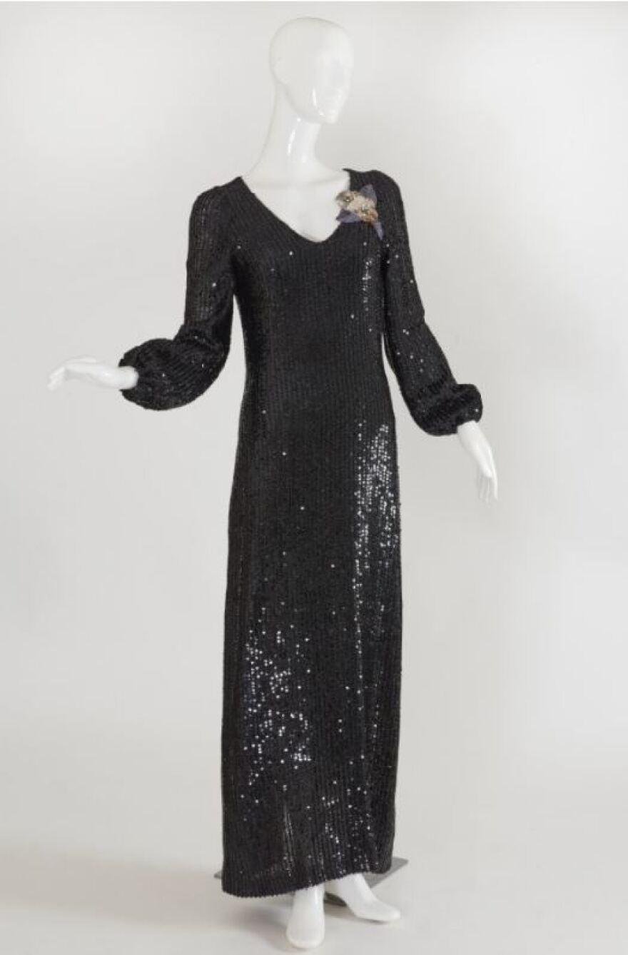 Νάνα Μούσχουρη: Σε δημοπρασία πάνω από 400 αντικείμενά της για καλό σκοπό - Δείτε βίντεο και φωτογραφίες