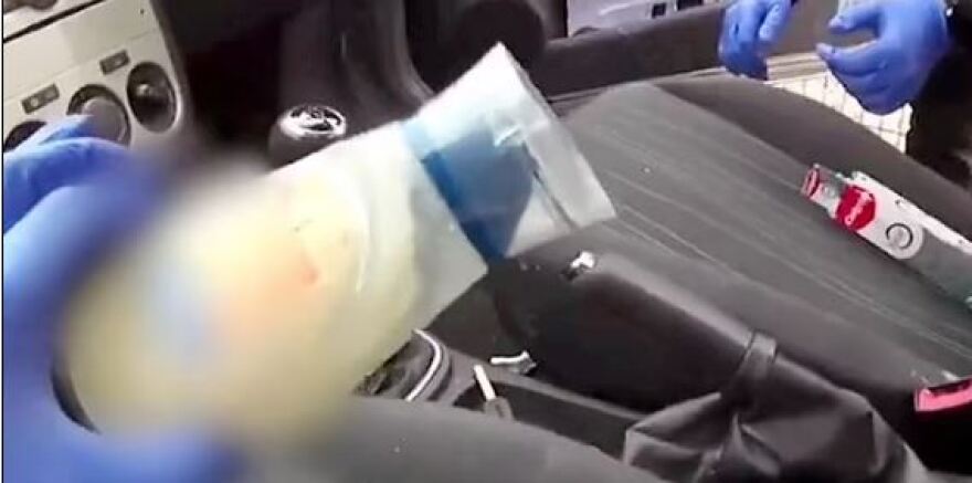 Βρετανία: Στη φυλακή 26χρονος που επί 7 χρόνια «ράντιζε» άγνωστες με αληθινό ή ψεύτικο σπέρμα από μπουκάλι