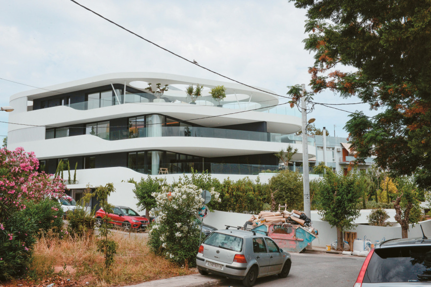 Γιάννης Αντετοκούνμπο: Μετακομίζει στο Ψυχικό με την οικογένειά του - Δείτε φωτογραφίες