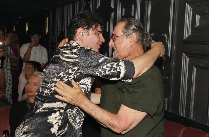 Βασίλης Καρράς: Οι τελευταίες εμφανίσεις του και η μάχη για την υγεία του - Γιατί μπήκε στα ρεκόρ Γκίνες