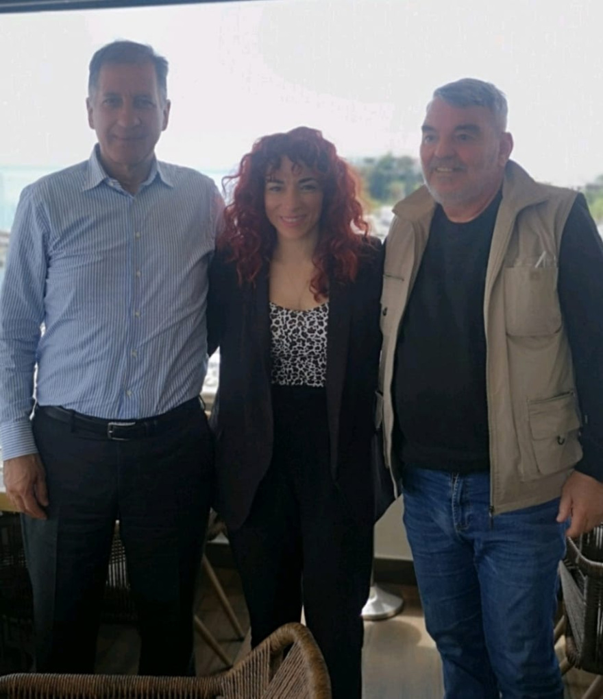 Ρομπερτ Μενέντεζ: Ανακηρύχθηκε Επίτιμο Μέλος της Ένωσης Απανταχού Μανιατών