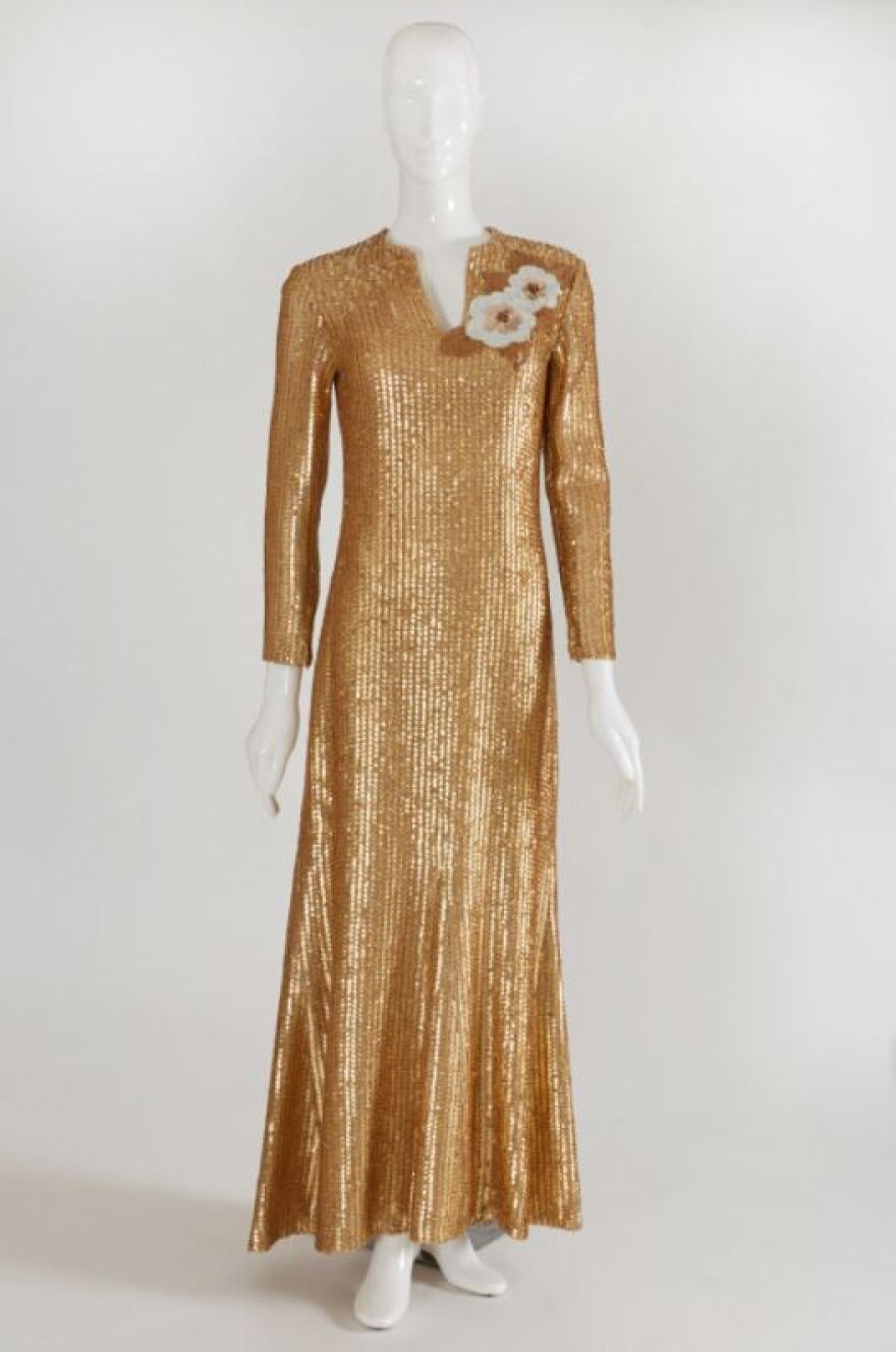 Νάνα Μούσχουρη: Σε δημοπρασία πάνω από 400 αντικείμενά της για καλό σκοπό - Δείτε βίντεο και φωτογραφίες