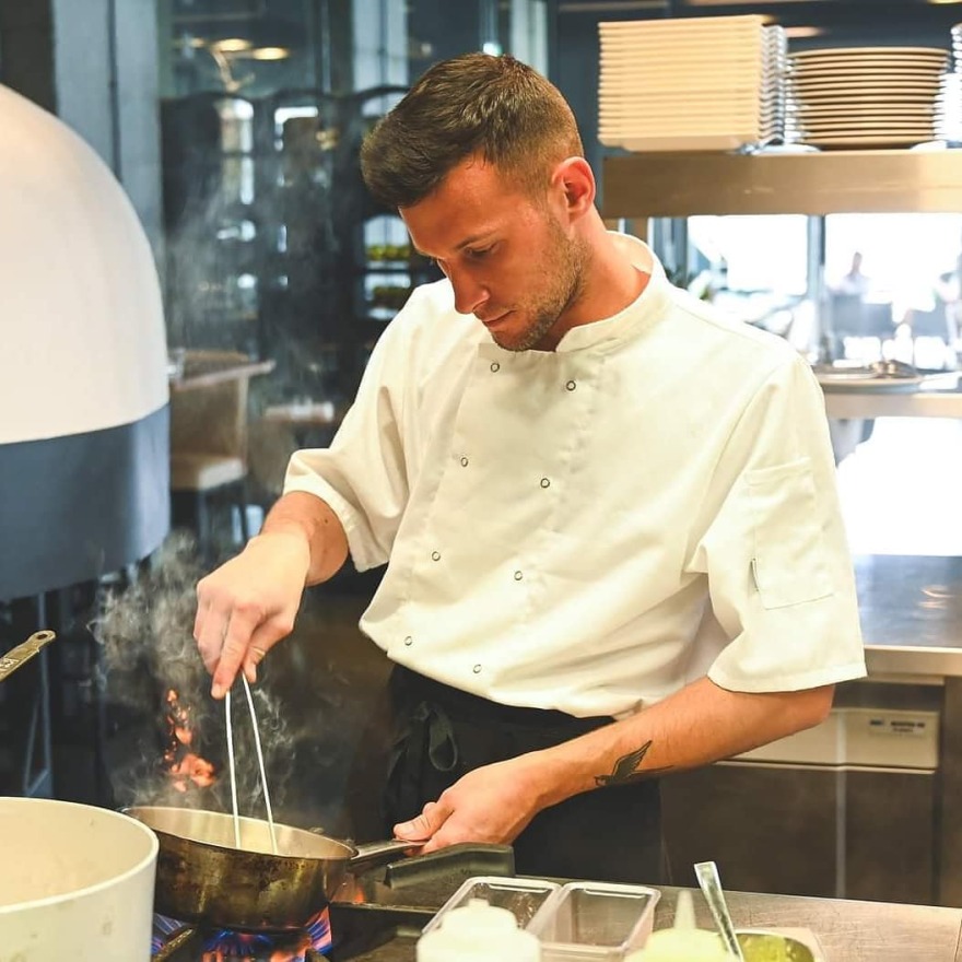 Ομπάμα: Τα μηνύματα που άφησαν στον σεφ που τους μαγείρεψε στην Αντίπαρο