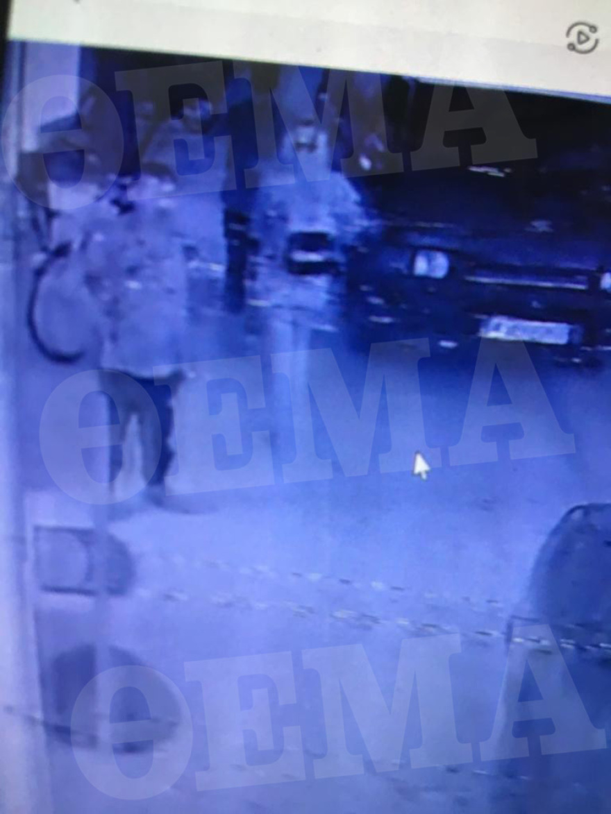 Κως: Η στιγμή που η Αναστάζια βγαίνει με τον Μπαγκλαντεσιανό από σούπερ μάρκετ - Δείτε φωτογραφίες