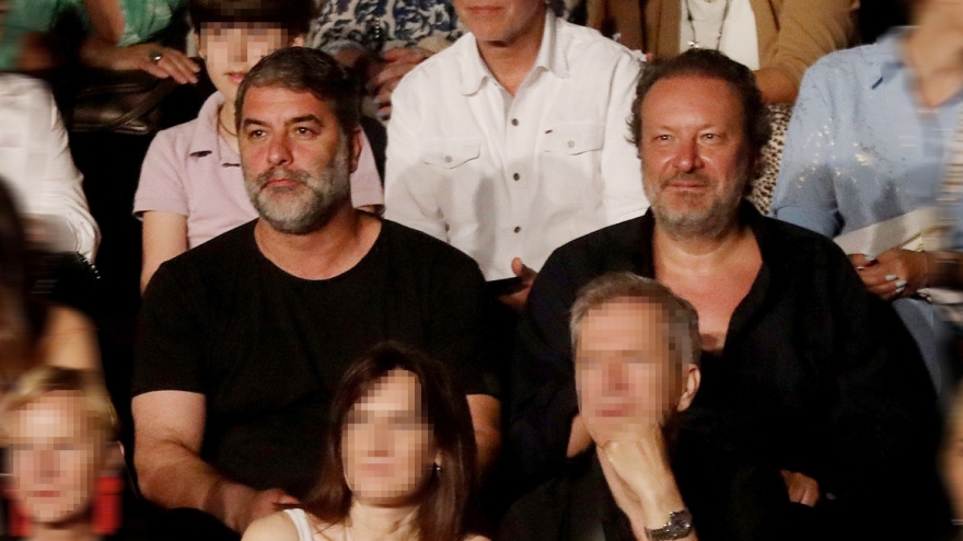 Βασίλης Μπισμπίκης: Χορεύει ζεϊμπέκικο πλάι στον Στέλιο Διονυσίου - Δείτε βίντεο και φωτογραφίες