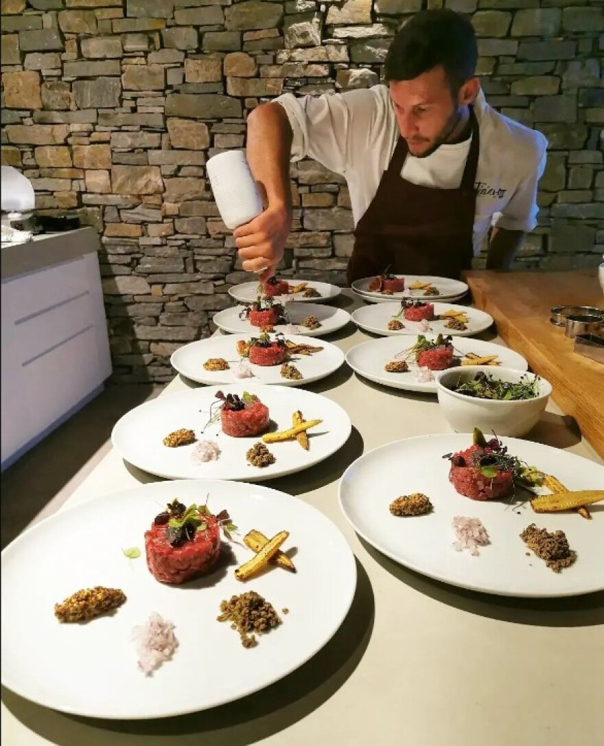 Ομπάμα: Τα μηνύματα που άφησαν στον σεφ που τους μαγείρεψε στην Αντίπαρο